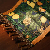 Floraler Tischläufer aus Polyester-Leinen mit buntem Muster in Grösse 35x180cm