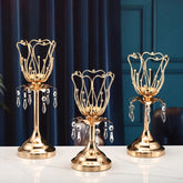 Goldene Blumenkerze – Klassisches Metalldesign