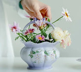 Handbemalte Keramikvase mit Glyzinienmuster, Landhausstil, 12.8x15.6 cm