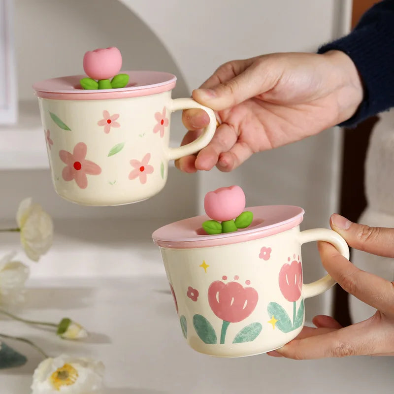 Keramiktasse – Ästhetisches Tulpen-Design für Frauen