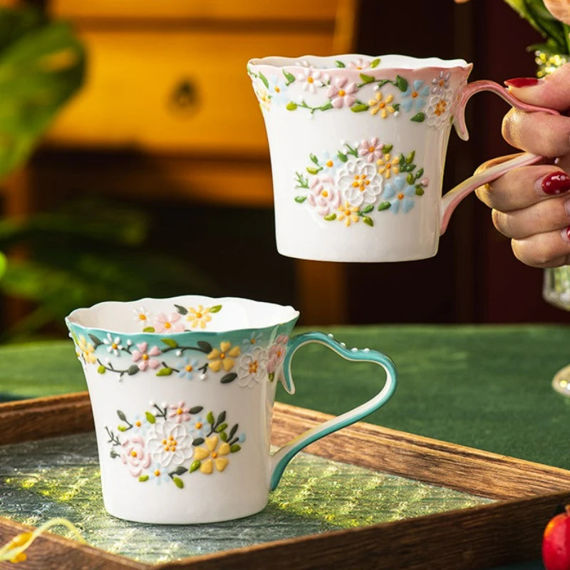 Keramiktasse – Exquisites Kamelien-Design 350ml