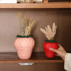 Keramikvase in Erdbeerform, modern, aus Keramik in Pink und Rot