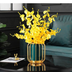 Keramikvase – Modernes Metallgestell – Wohnzimmereinrichtung