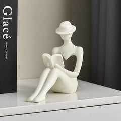 Abstrakte Resin-Figur in Rot und Ruhig für Bücherregale