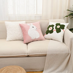 Samtiges Plüschhasen-Kissen – Süsses Blumenmuster 45x45cm