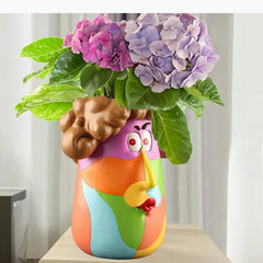 Cartoon Harz Blumentopf – Lockiges Mädchen, 16x22cm