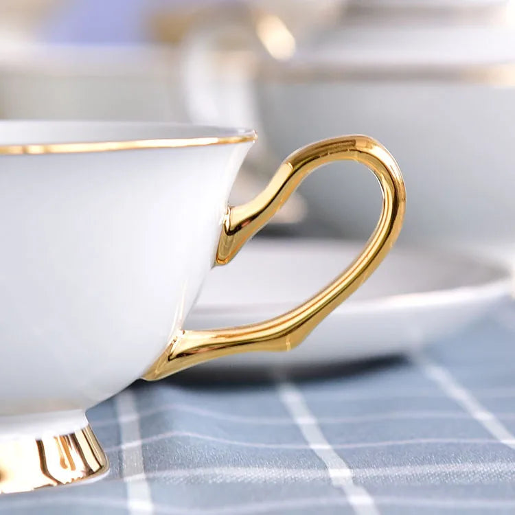 15-teiliges Bone China Kaffeeset – Elegantes Western-Design