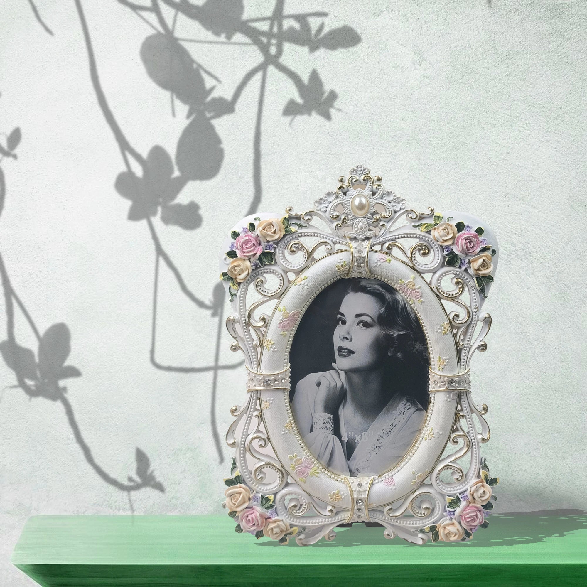 Vintage viktorianischer Resin-Fotorahmen – Klassischer runder Stil