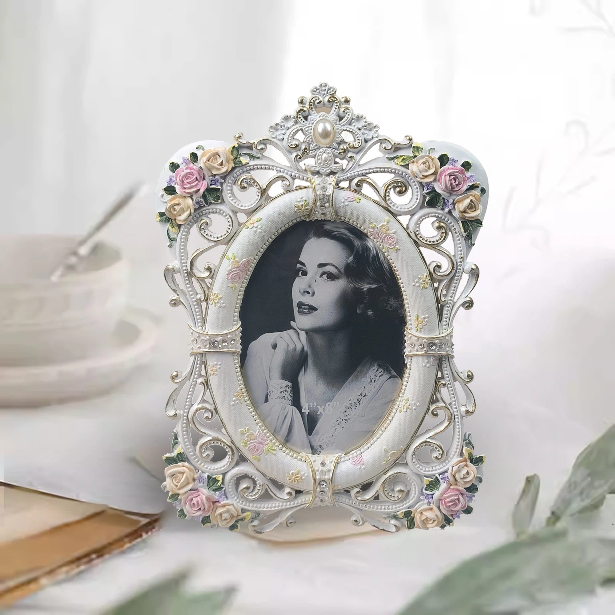 Vintage viktorianischer Resin-Fotorahmen – Klassischer runder Stil