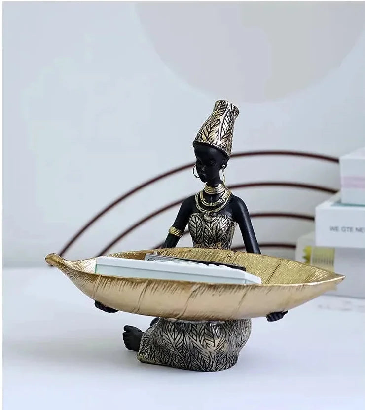 Afrikanische Frau Tablett – Modernes Design aus Harz – 10.5x12.6x20cm