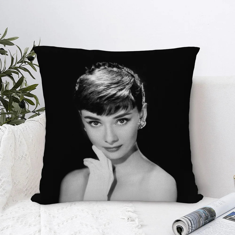 Plüsch-Polyester Kissenbezug mit Audrey Hepburn Druck, Grösse 45x45 cm in eleganter Farbgebung