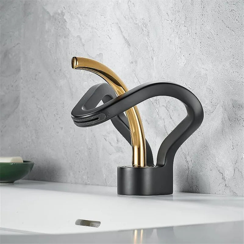 Badarmatur – Messing Design – Zeitlose Eleganz