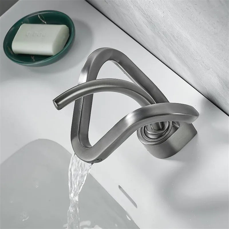 Badarmatur – Messing Design – Zeitlose Eleganz