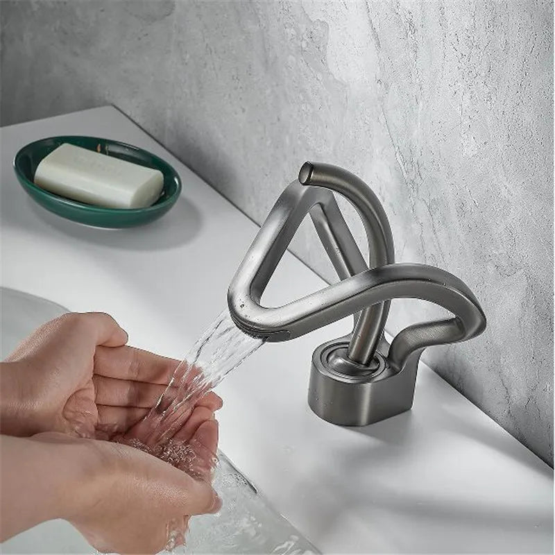 Badarmatur – Messing Design – Zeitlose Eleganz