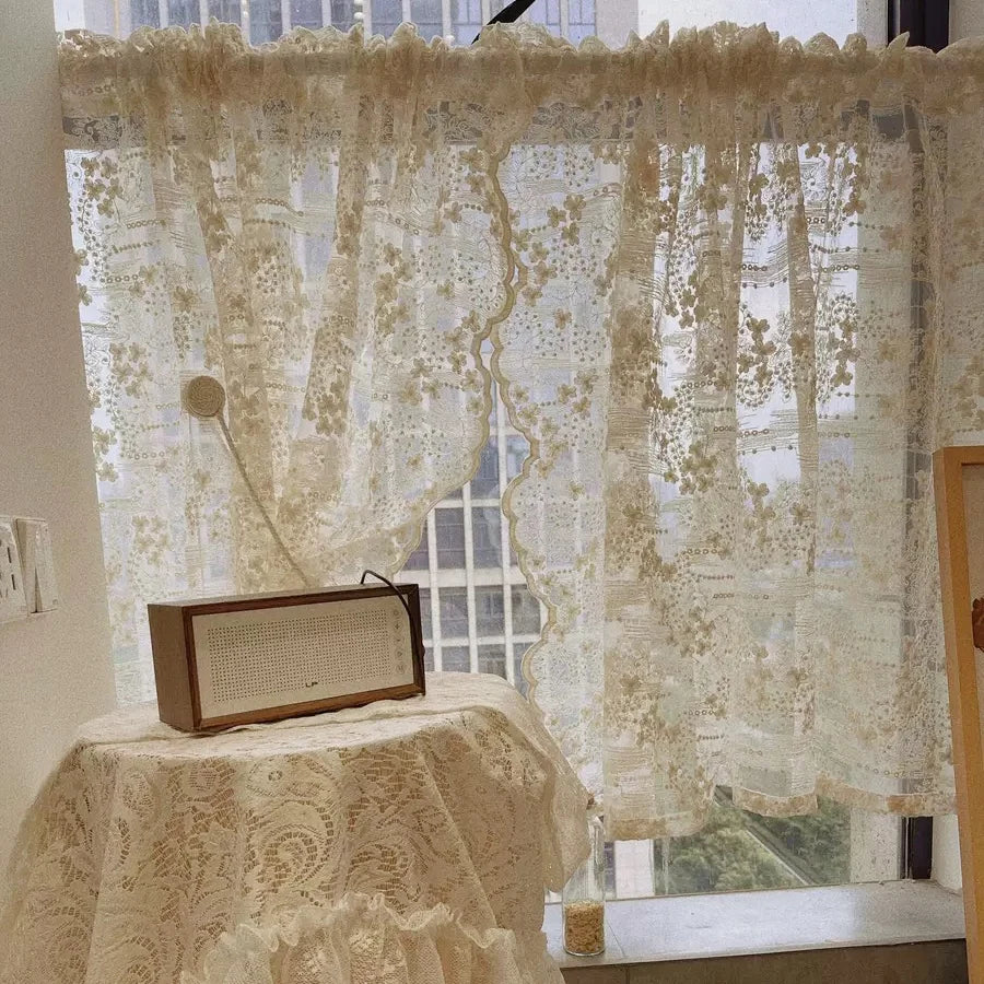 Beige Stickerei-Spitzenvorhänge – Pastoral-Stil – Verschiedene Grössen