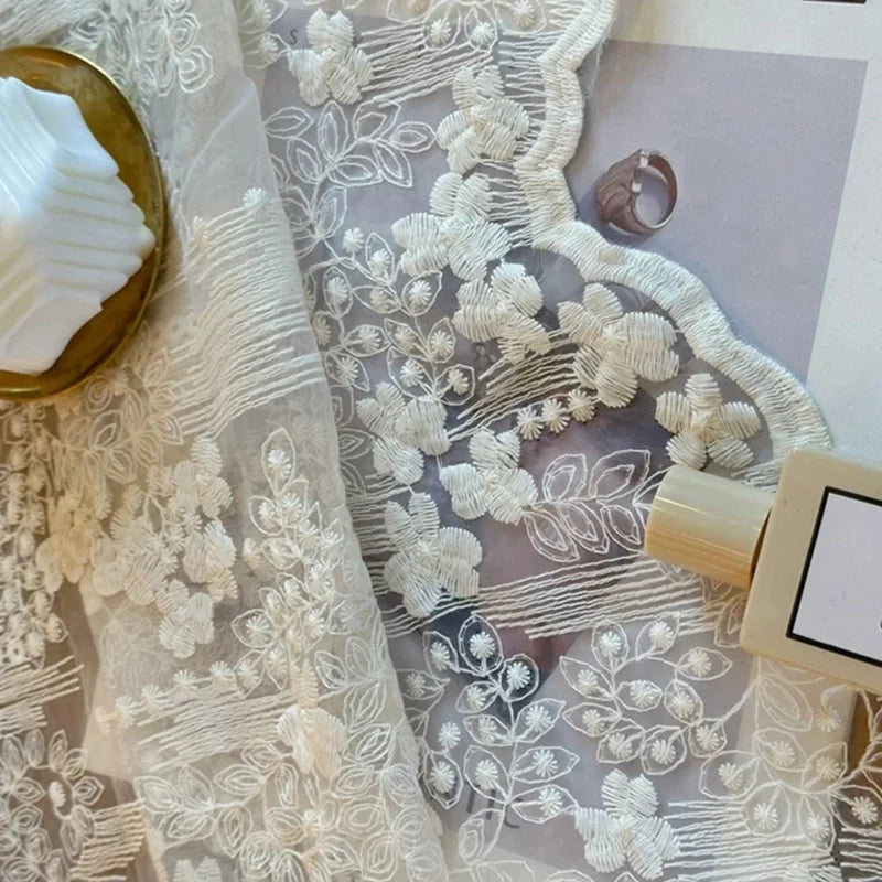 Beige Stickerei-Spitzenvorhänge – Pastoral-Stil – Verschiedene Grössen