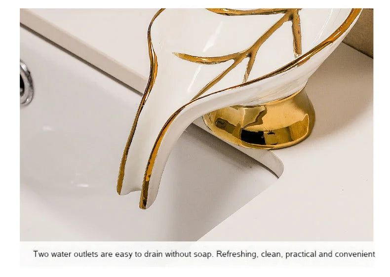 Blattförmige Seifenschale – Keramikdeko mit Hirsch