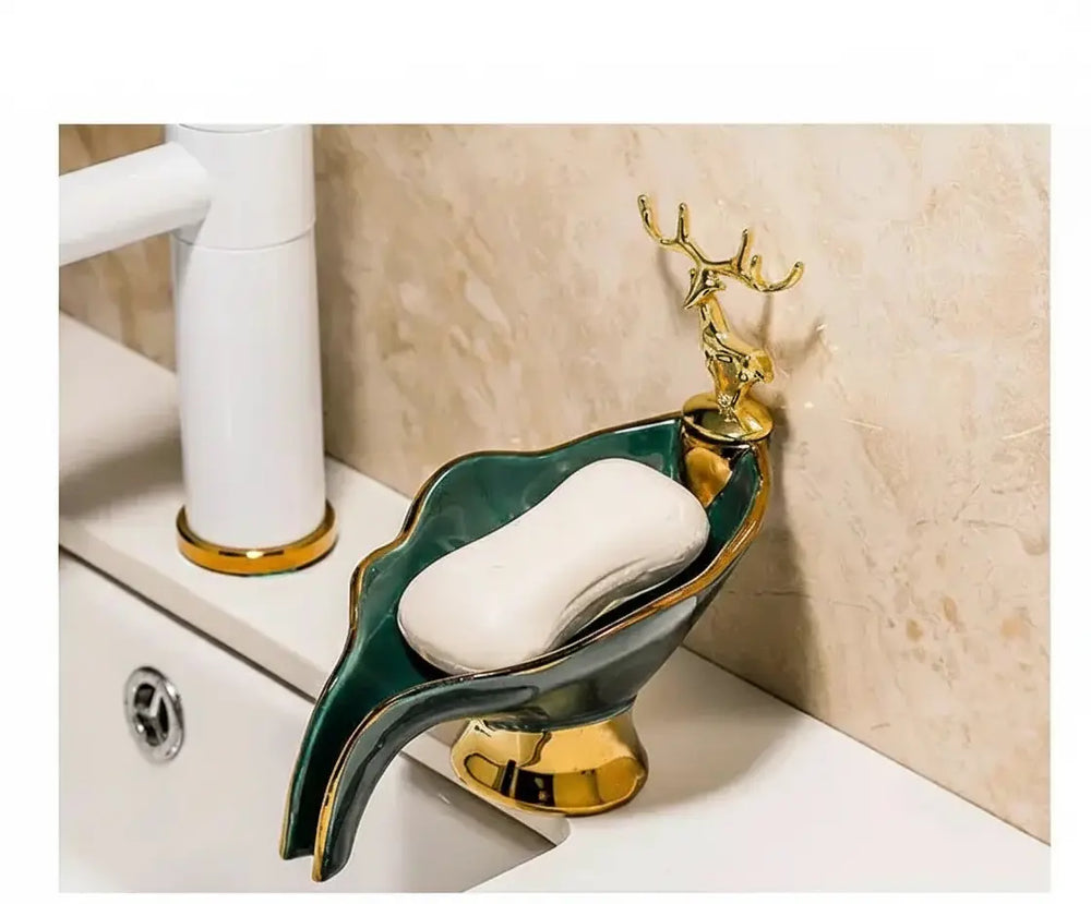 Blattförmige Seifenschale – Keramikdeko mit Hirsch