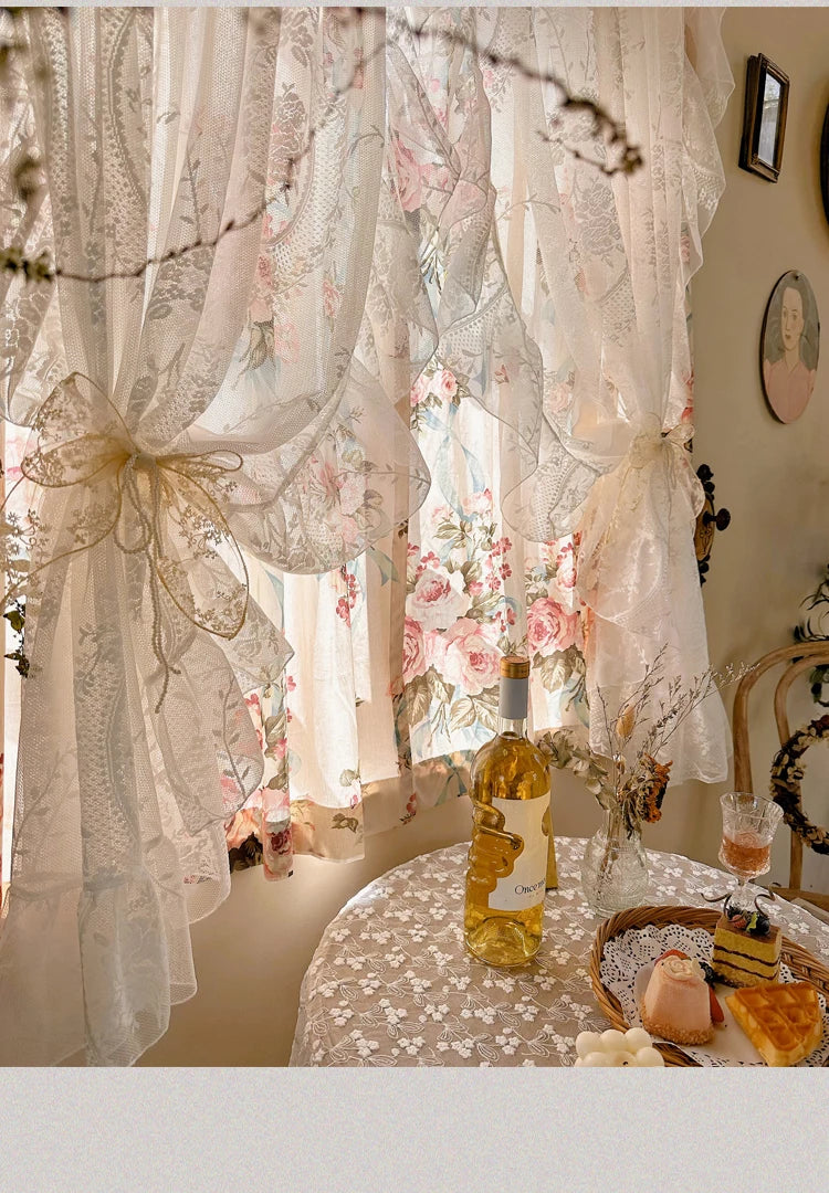 Elegante weisse Blumenvorhänge aus Stoff für Erkerfenster, Grösse 140x130 cm, mit Ösenobermantel-Verarbeitung