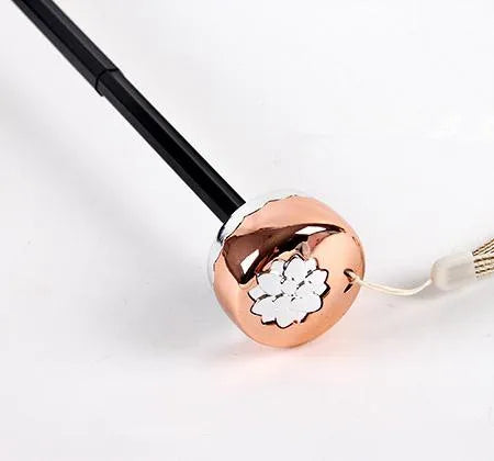 Doppellagiger Spitzen-Schirm – Elegantes Blumendesign