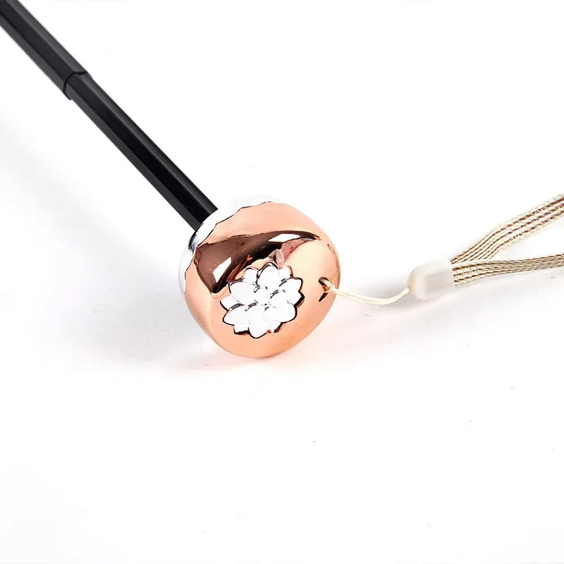 Doppellagiger Spitzen-Schirm – Elegantes Blumendesign