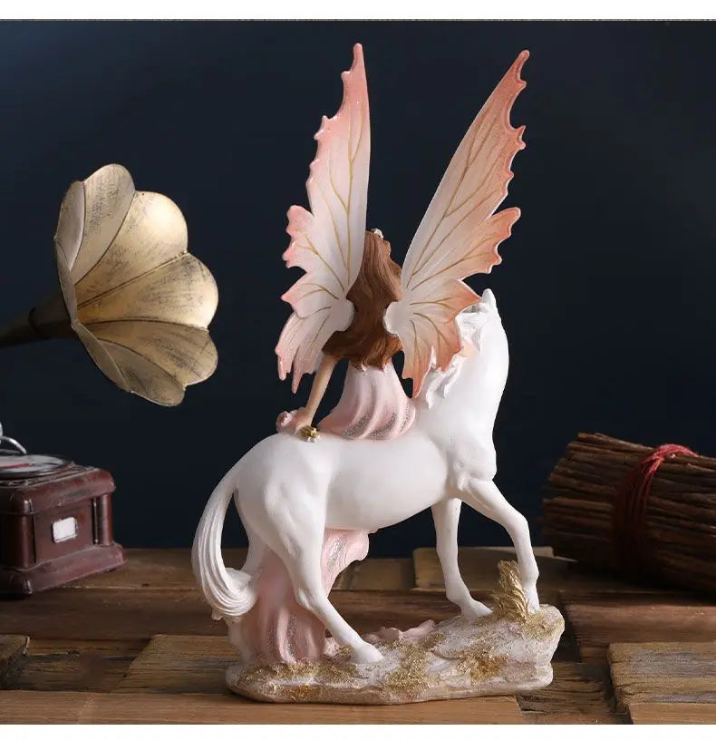 Engel-Figur – Moderne Kunst aus Harz für Zuhause