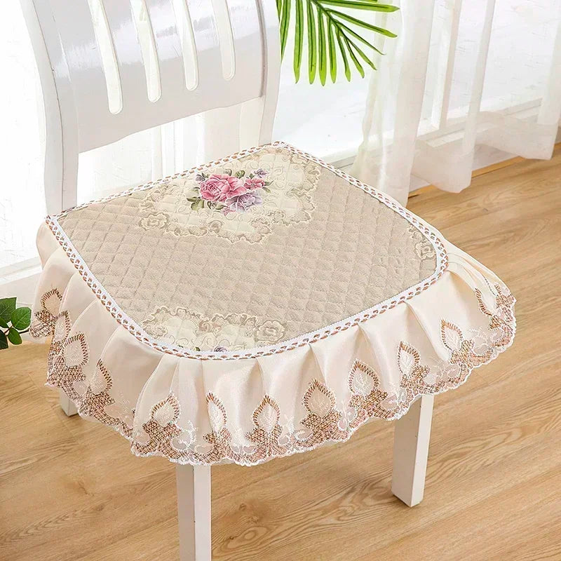 Bestickter Esszimmerstuhlbezug in floraler Spitze, Stil 1, 43x45cm