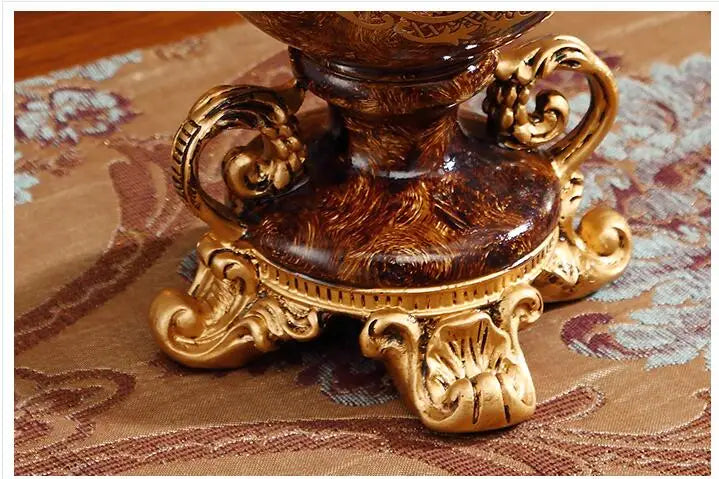 Europäische Harzvase im chinesischen Landschaftsstil aus Harz