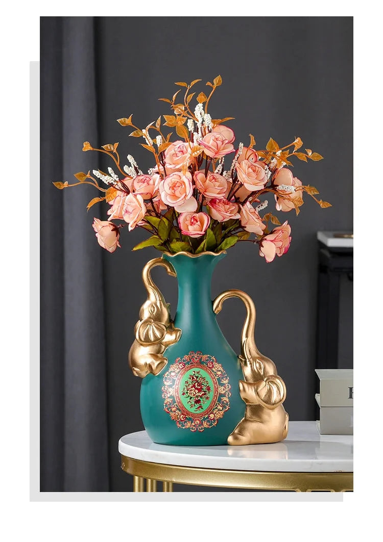 Set aus vier weissen europäischen Keramikvasen für Wohnzimmer