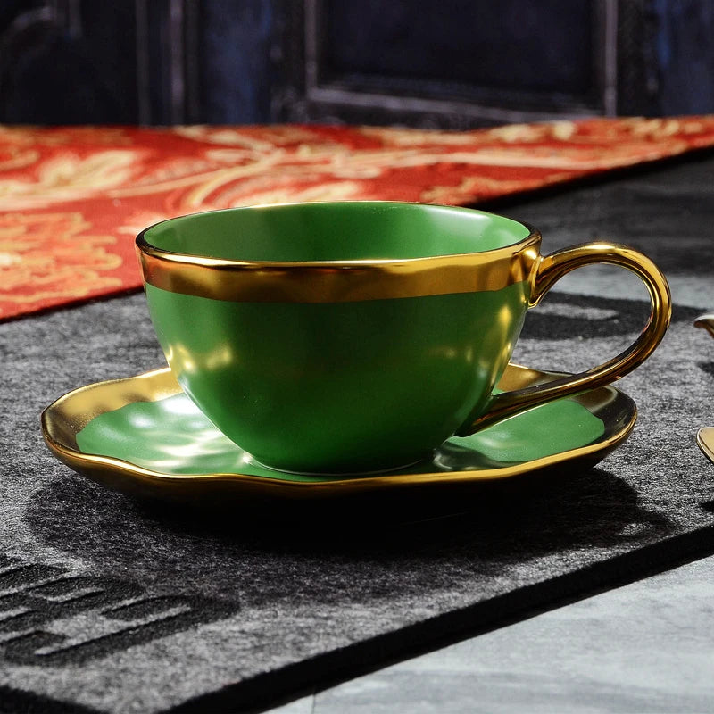 Europäisches Gold-Keramik-Kaffeeset – Elegantes Design 200ml