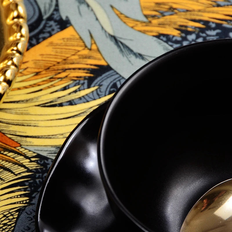 Europäisches Gold-Keramik-Kaffeeset – Elegantes Design 200ml