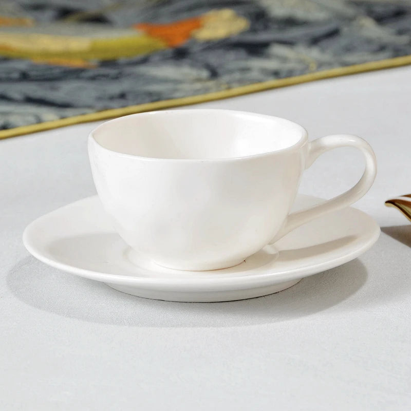 Europäisches Gold-Keramik-Kaffeeset – Elegantes Design 200ml