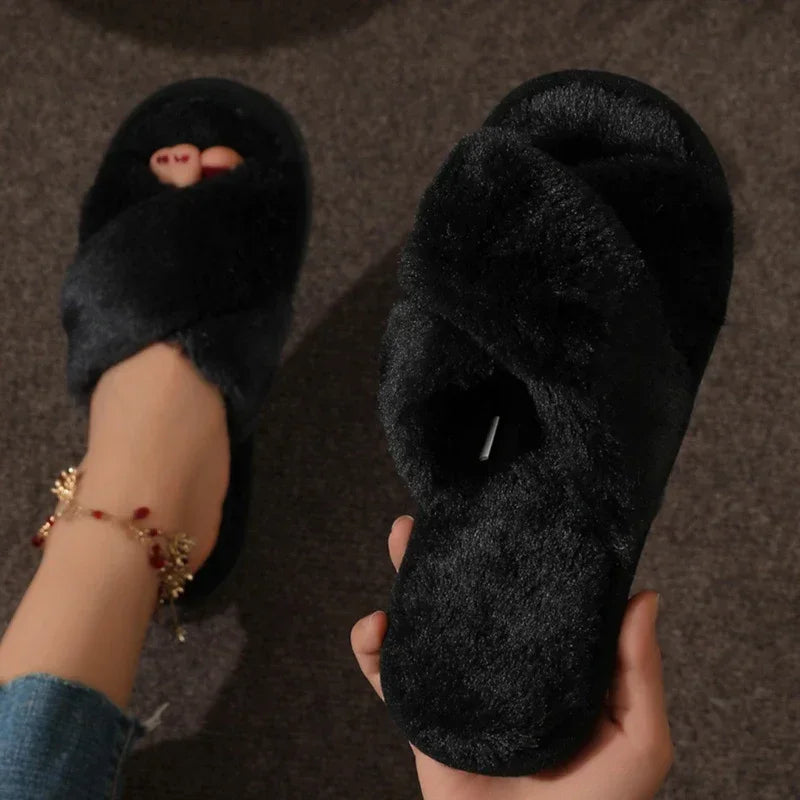 Flauschige Pantoffeln – Kuscheliges Pelzdesign – Ideal für Innen