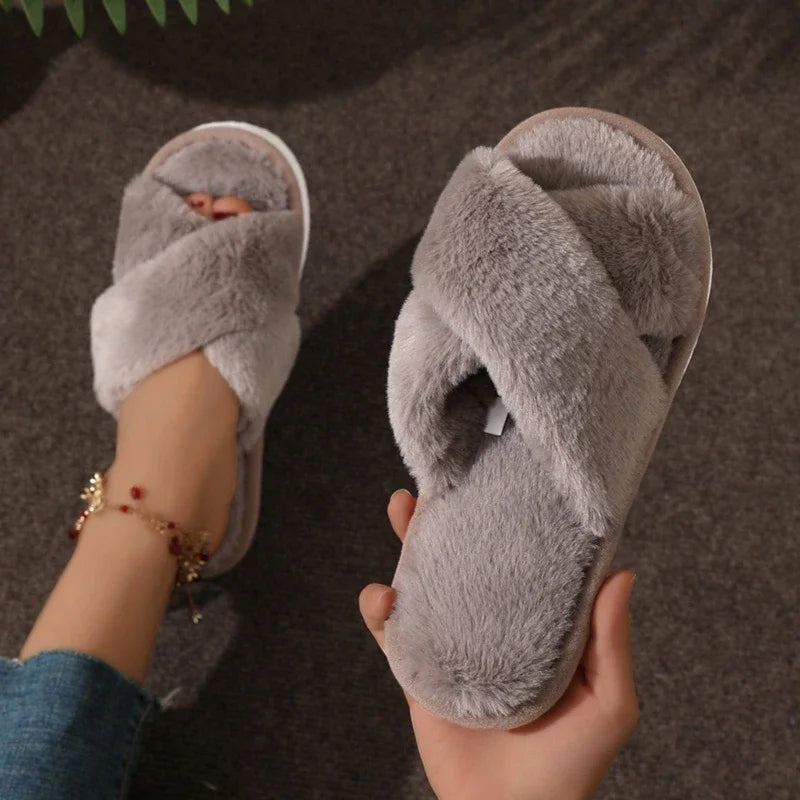 Flauschige Pantoffeln – Kuscheliges Pelzdesign – Ideal für Innen