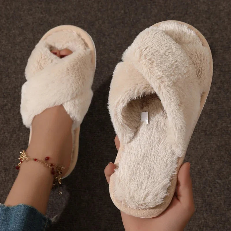 Flauschige Pantoffeln – Kuscheliges Pelzdesign – Ideal für Innen