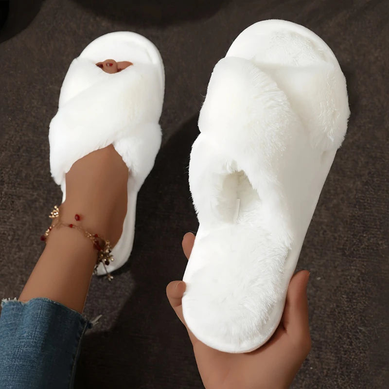 Flauschige Pantoffeln – Kuscheliges Pelzdesign – Ideal für Innen
