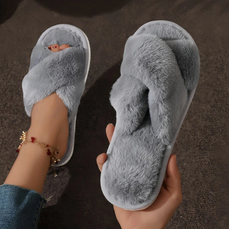 Flauschige Pantoffeln – Kuscheliges Pelzdesign – Ideal für Innen
