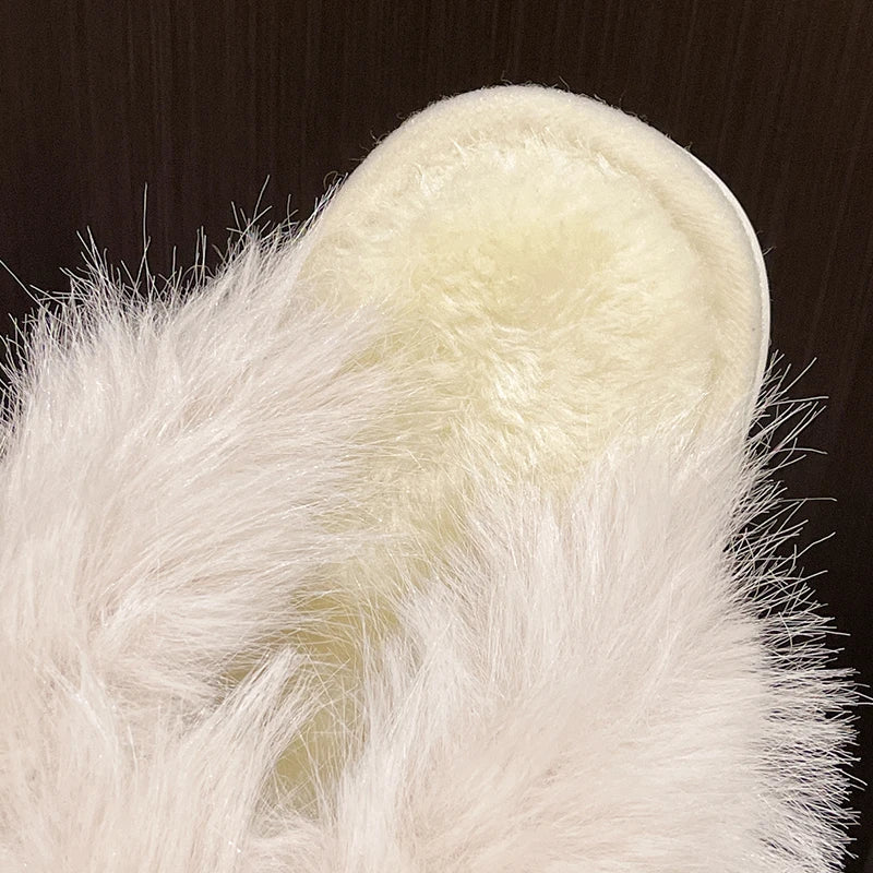 Flauschige Pelzhausschuhe – Komfort Zuhause