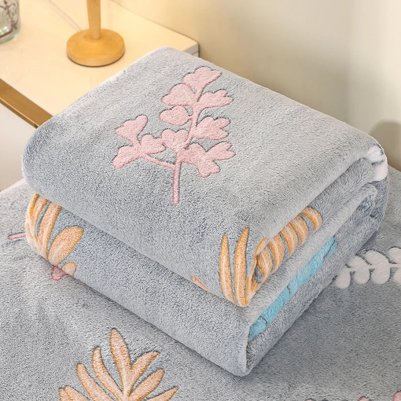 moderne florale Fleece-Decke, Farbe Geranium, Grösse 150x200cm, aus 100% Polyester