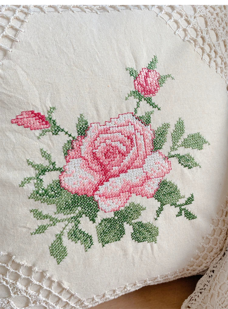 Florales Kissenbezug – Baumwollstickerei – 45x45cm
