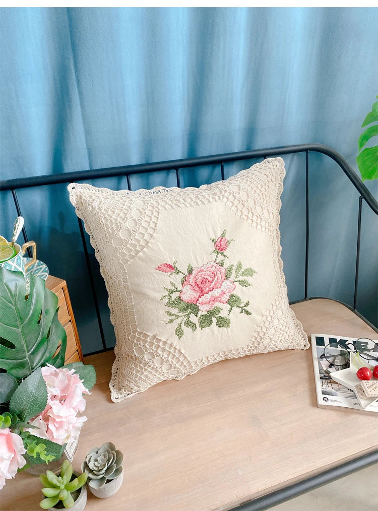 Florales Kissenbezug – Baumwollstickerei – 45x45cm