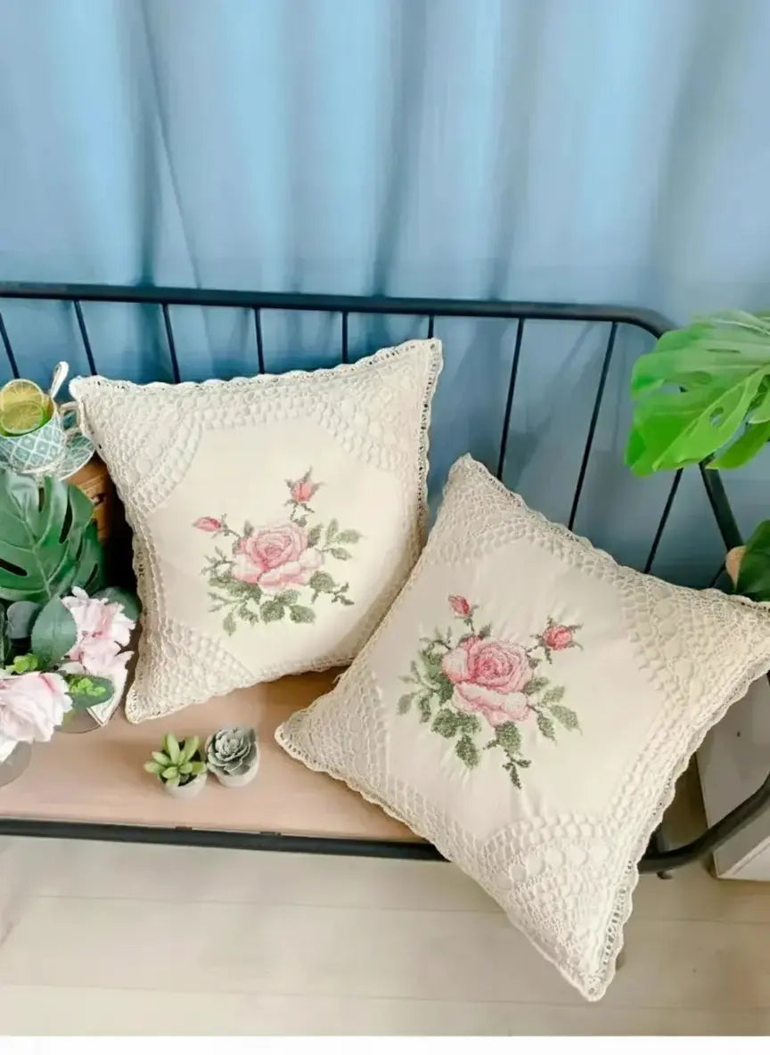 Florales Kissenbezug – Baumwollstickerei – 45x45cm