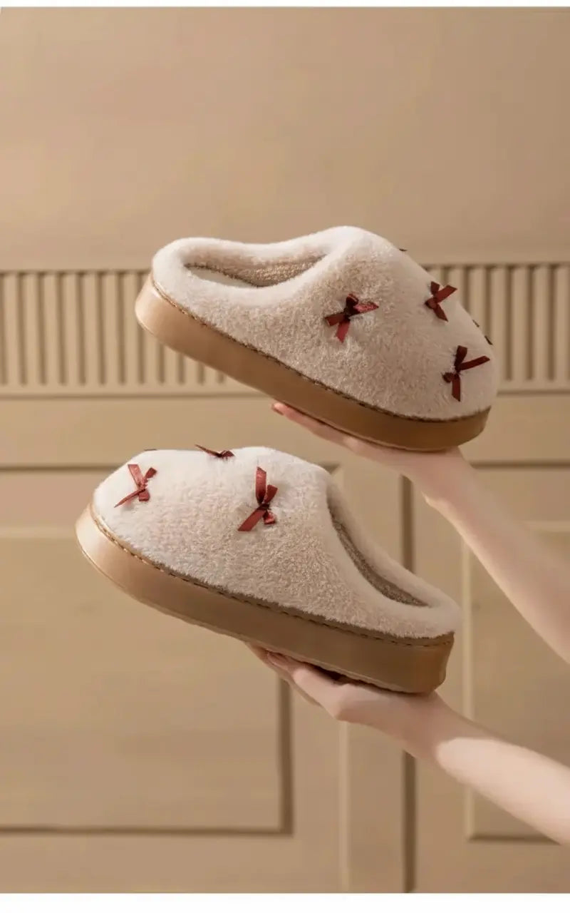 weisse Fluffy Fellpantoffeln mit Butterfly-Knoten in Grösse 38-39, Polyester