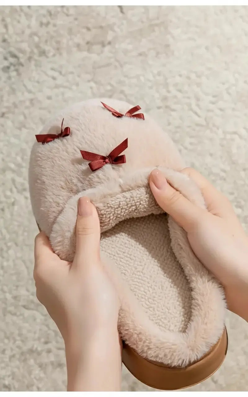 Weisse Damen-Fluffy-Fellpantoffeln aus Polyester mit Butterfly-Knoten-Grösse 38-39