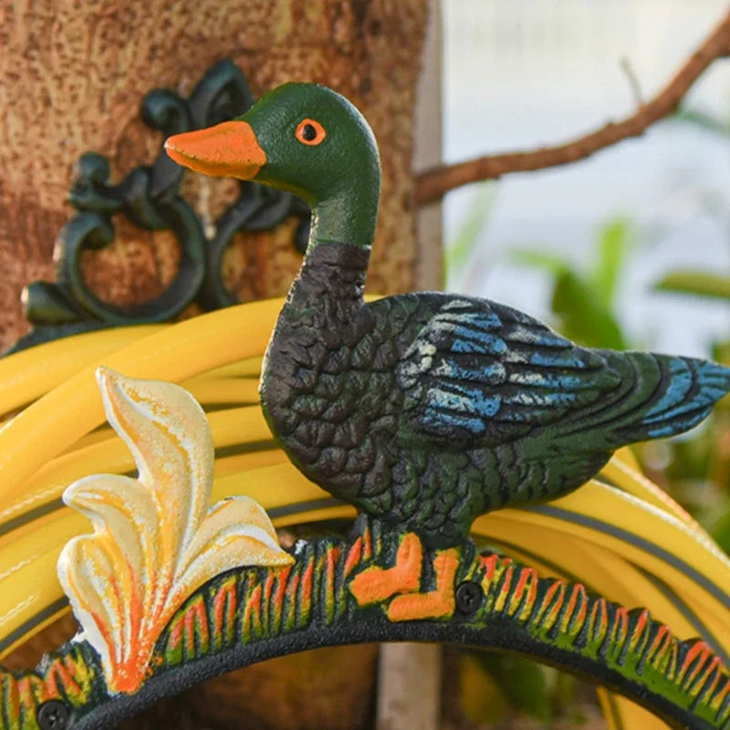 Vintage Gartenschlauchhalter aus Gusseisen für Wandmontage, Modell1