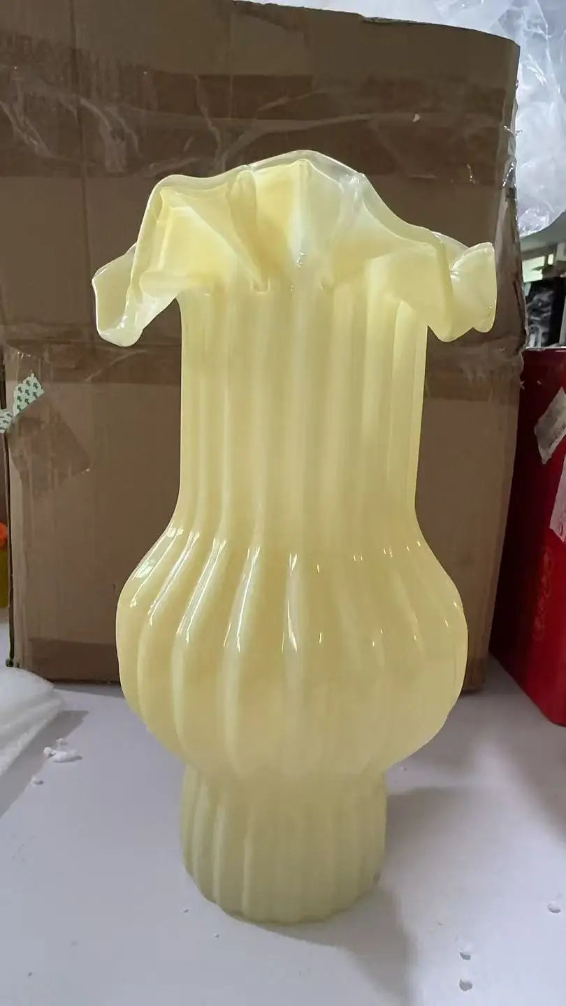 Glasvase – Faltenrock Stil – Tischornament