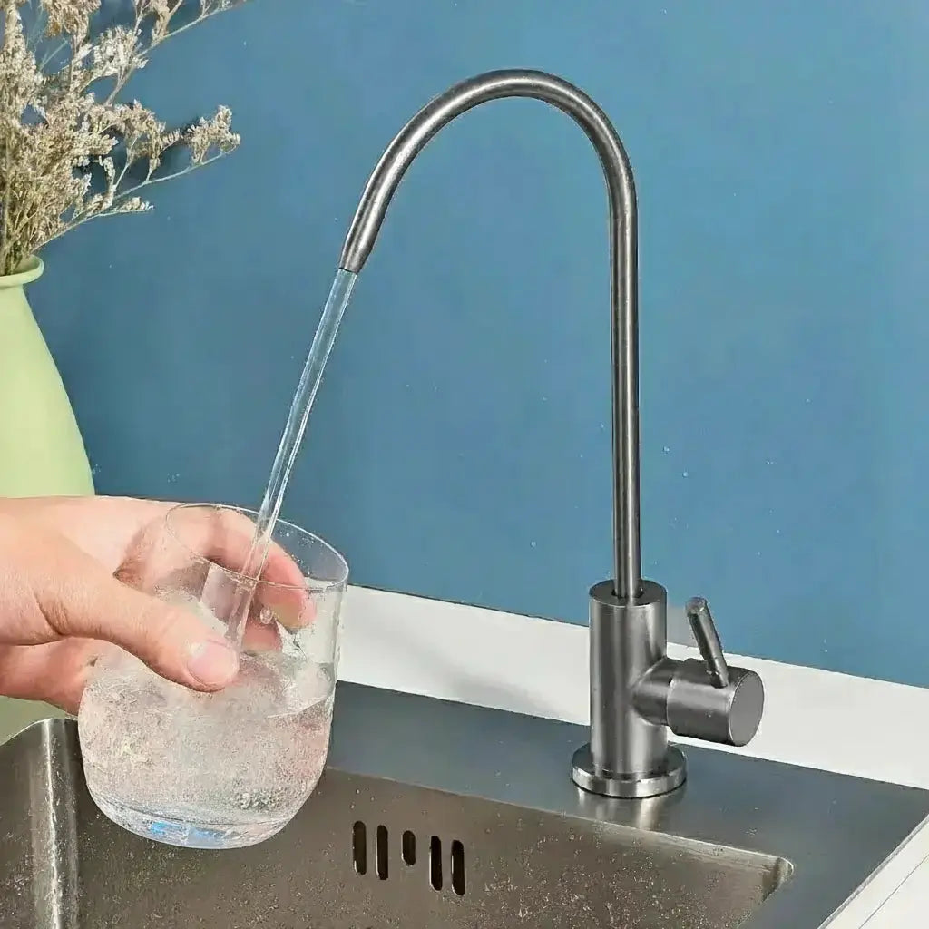 Gold Küchenarmatur – Edelstahl – Direkter Trinkgenuss