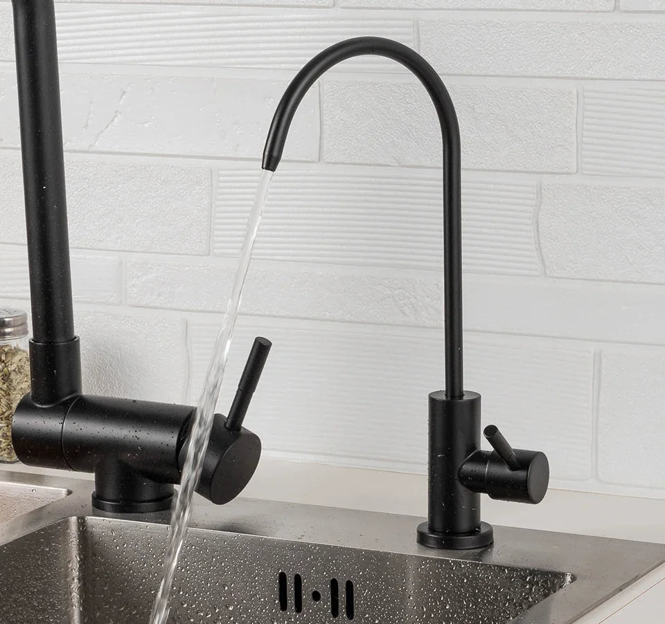 Gold Küchenarmatur – Edelstahl – Direkter Trinkgenuss