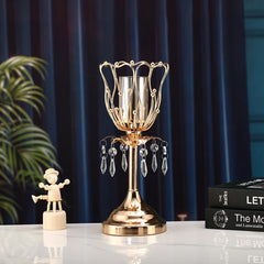 Goldene Blumenkerze – Klassisches Metalldesign