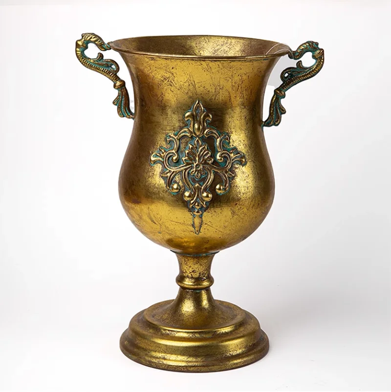 goldene Eisen-Vase im Vintage-Stil für Wohnzimmerdekoration